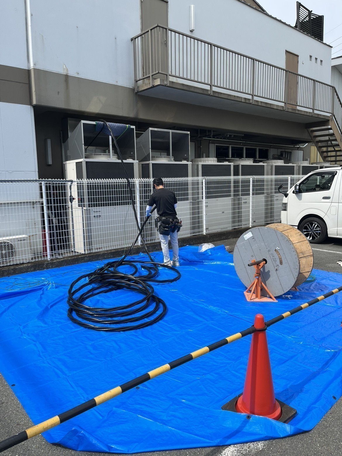 <strong>高圧受電設備（キュービクル）の内部修繕、および高圧ケーブルの更新工事を実施しました！</strong>